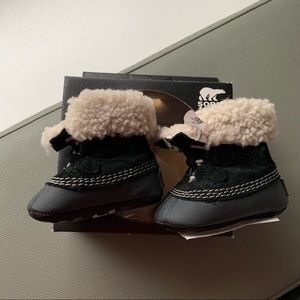 NWT SOREL Caribootie for infant
